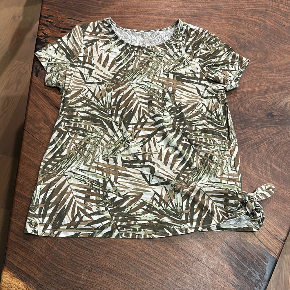 Women’s White Staag Size XL tan and green TShirt with Side tie
